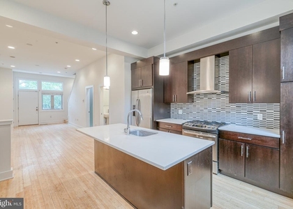 412 N Front Street - Photo 1