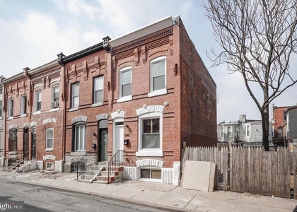 1348 N Dover Street - Photo 1