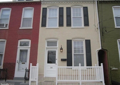 38 Liberty Street W - Photo 1