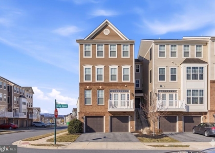 5902 Forum Square - Photo 1