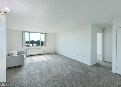 1 E University Parkway - Photo 1