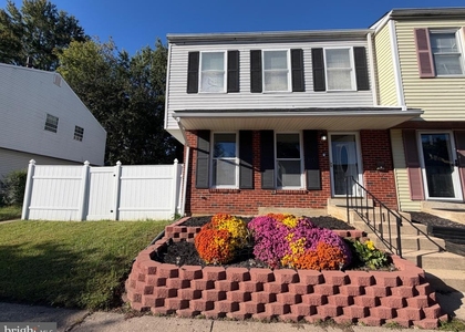 117 Elliot Street - Photo 1