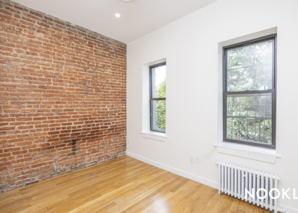 417 Suydam St - Photo 1