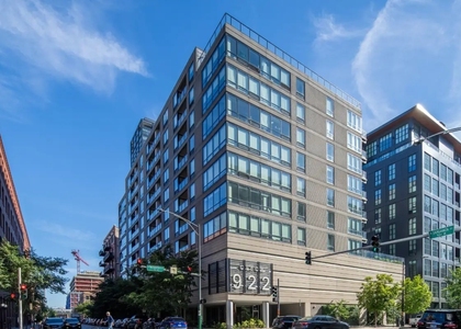 922 W Washington Boulevard - Photo 1