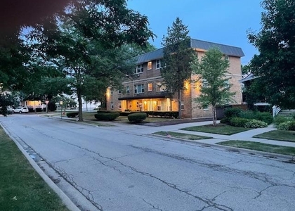 303 W Park Place - Photo 1