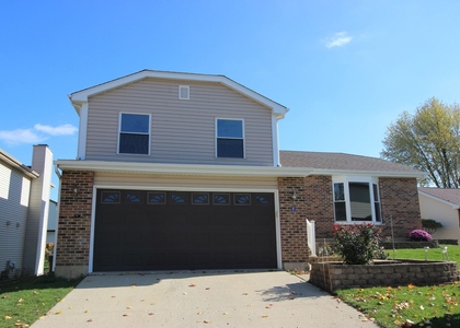 9 Warwick Court - Photo 1
