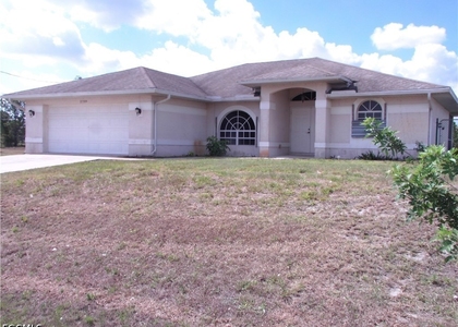2709 37th Street Sw - Photo 1