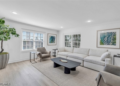 271 Broad Avenue S - Photo 1