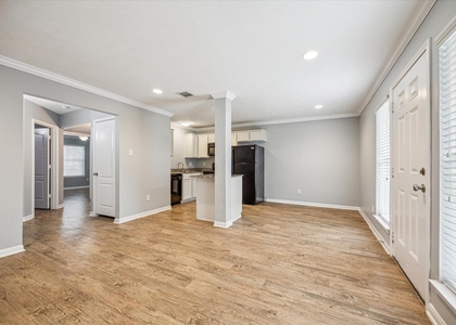 835 Heights Boulevard - Photo 1