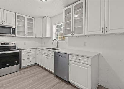 317 E B Street - Photo 1