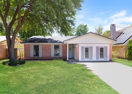 2212 W Oakdale Road - Photo 1