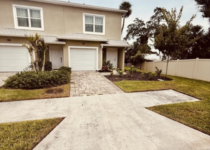 823 Paddleboard Court - Photo 1
