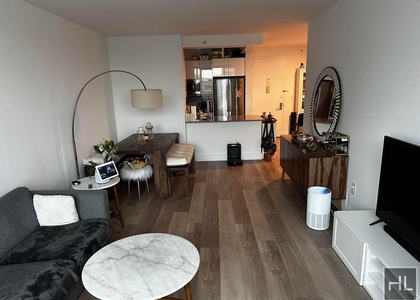 Center Boulevard - Photo 1