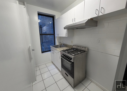 York Avenue - Photo 1