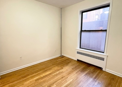 East 82 Street - Photo 1