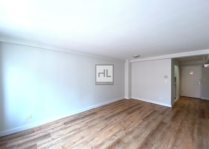 East 51 Street - Photo 1