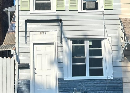 542 N New Street - Photo 1