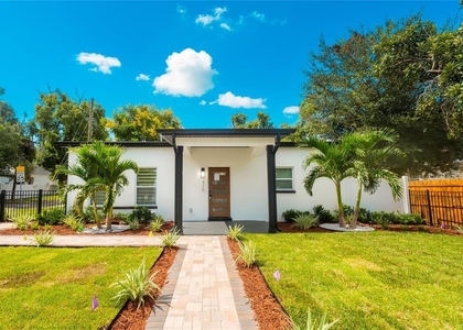 910 E Osborne Avenue - Photo 1