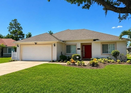 320 Paradise Woods Place - Photo 1