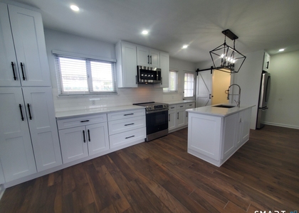10 Silver Street - Photo 1