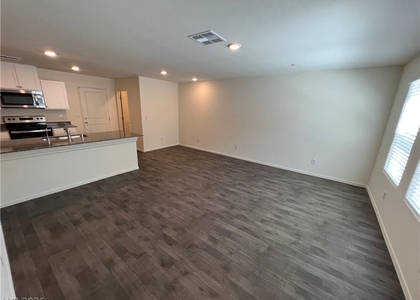 1112 Ruby Sparrow Street - Photo 1