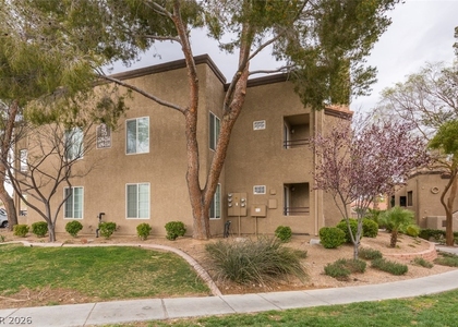 9325 W Desert Inn Road - Photo 1