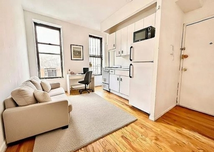 370 West 52nd Street - Photo 1