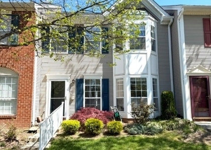 111 Columbus Dr - Photo 1