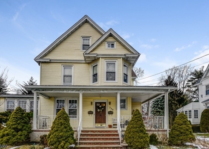 239 Walnut St - Photo 1