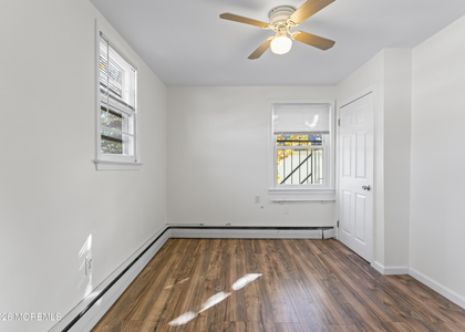 114 Chestnut Avenue - Photo 1