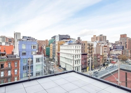 Bowery - Photo 1