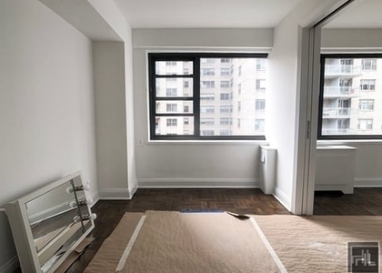 East 56 Street - Photo 1
