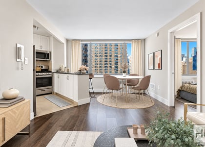 Second Avenue - Photo 1