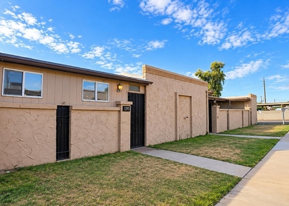 7905 N 61st Avenue - Photo 1