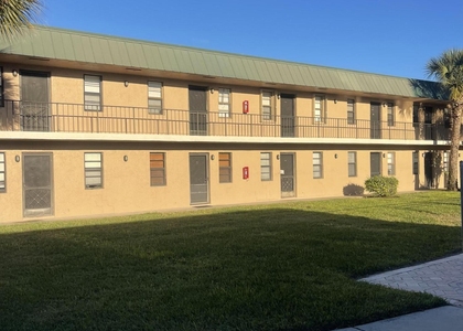 1021 Se Monterey Road - Photo 1