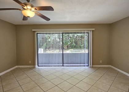 2050 N Congress Avenue - Photo 1