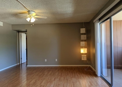 4608 W Maryland Avenue - Photo 1