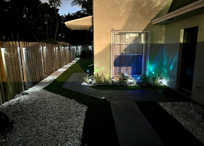 1121 N Andrews Avenue - Photo 1
