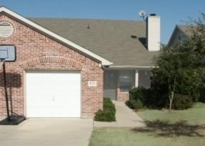 920 Sierra Vista Court - Photo 1