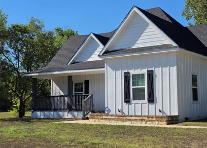 901 S Hall Street - Photo 1