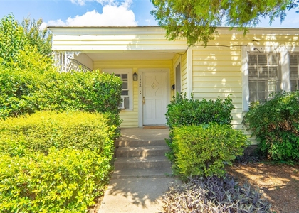 1558 W Shaw - Photo 1