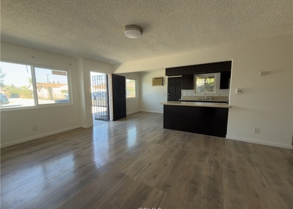 5586 Newman Street - Photo 1