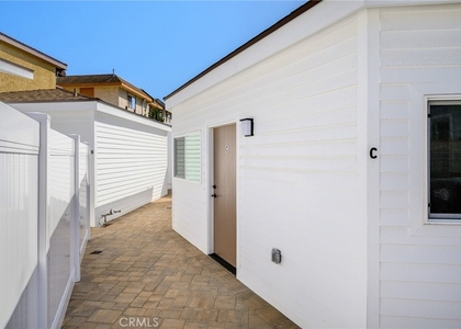 908 E Maple - Photo 1