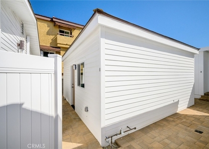 908 E Maple - Photo 1