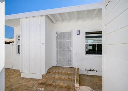 908 E Maple - Photo 1