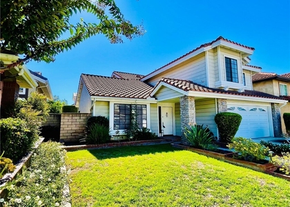 8 Davis - Photo 1
