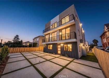 1261 S Longwood Avenue - Photo 1