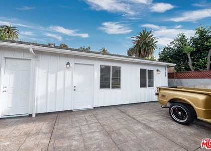 2742 S Rimpau Boulevard - Photo 1