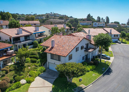 6622 Ocean Crest Drive - Photo 1