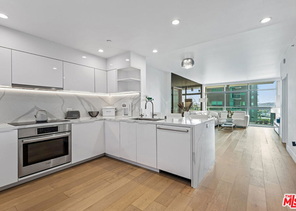 13700 Marina Pointe Drive - Photo 1